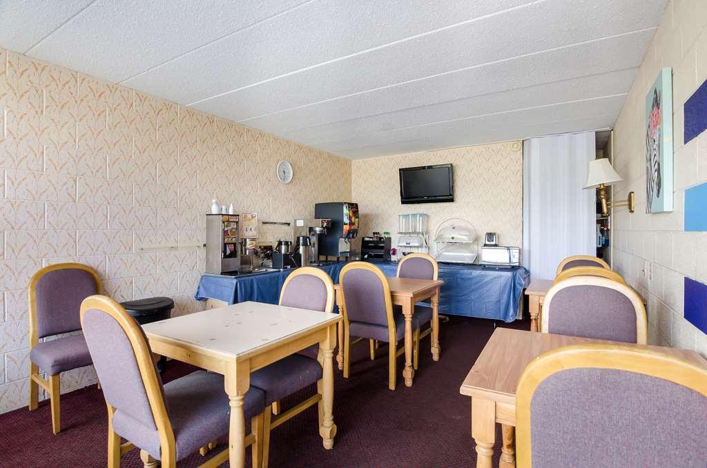 Americas Best Value Inn يثيفيل المطعم الصورة